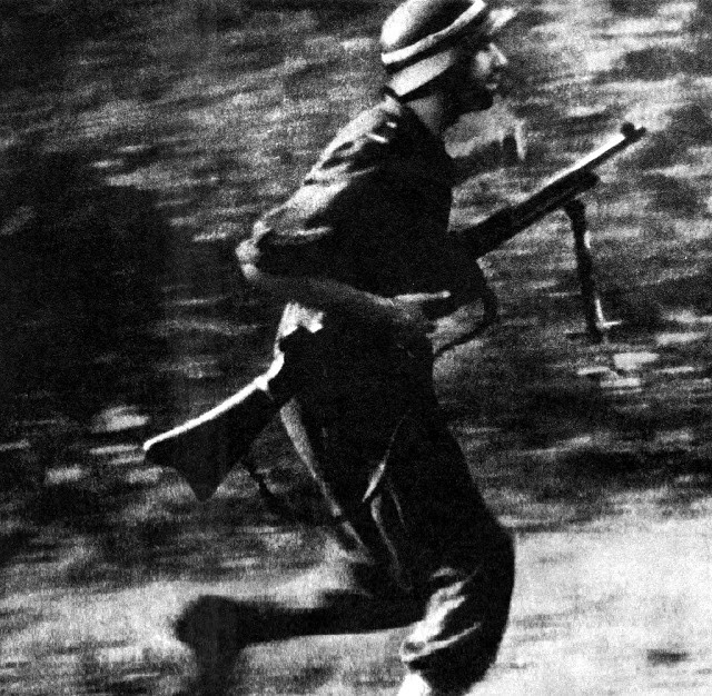 Anh hiem tinh hinh chien tranh ac liet o Ba Lan nam 1944-Hinh-5